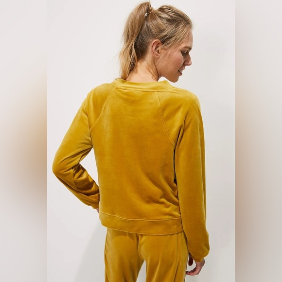 Saturday/Sunday Anthropologie Kamira Ruched Sweatshirt Marigold Velour Size XS - Picture 2 of 10